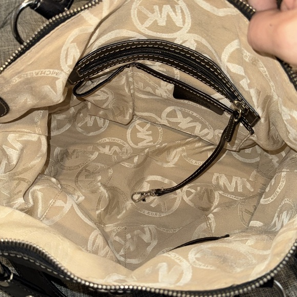 Michael Kors Vintage Uptown Astor Leather Studded Satchel EUC - Picture 10 of 16